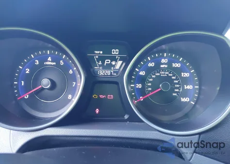 2015 Hyundai Elantra Se z USA, uszkodzony, nr VIN 5NPDH4AE2FH644994